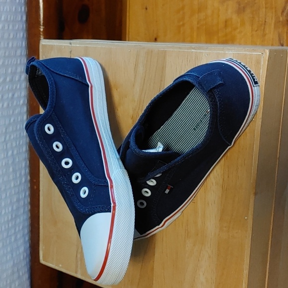 🌻BOY'S PREPPY TOMMY HILFIGER SNEAKERS - Picture 6 of 10